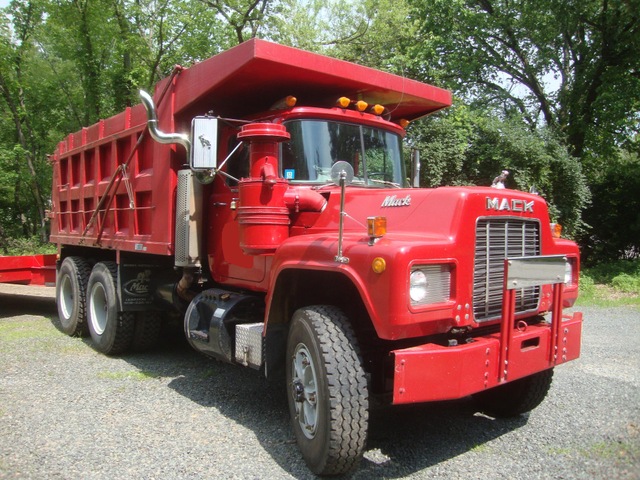 Tandem Axle Mack Dump